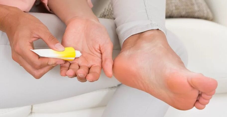 Ointments against foot fungus.